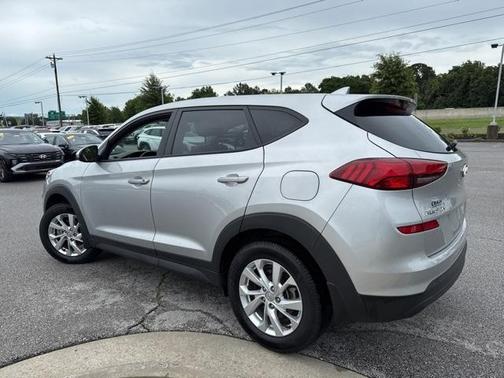 2021 Hyundai TUCSON SE