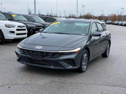 2024 Hyundai ELANTRA SEL