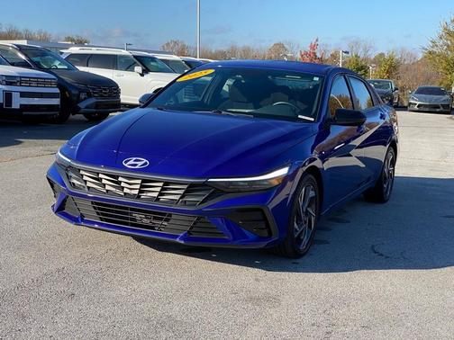 2025 Hyundai ELANTRA HEV SEL