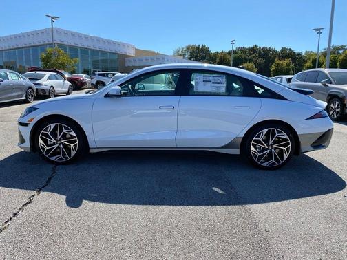 2025 Hyundai IONIQ 6 SEL