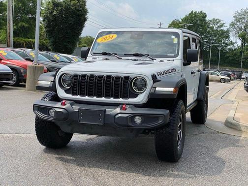 Bright White Clearcoat 2024 Jeep Wrangler Rubicon