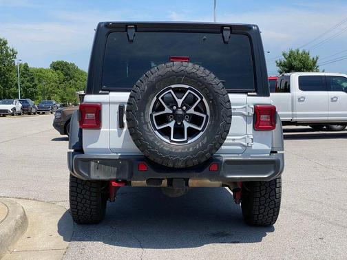 Bright White Clearcoat 2024 Jeep Wrangler Rubicon