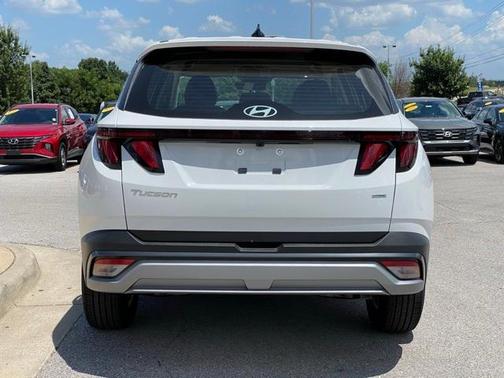 2025 Hyundai TUCSON SE
