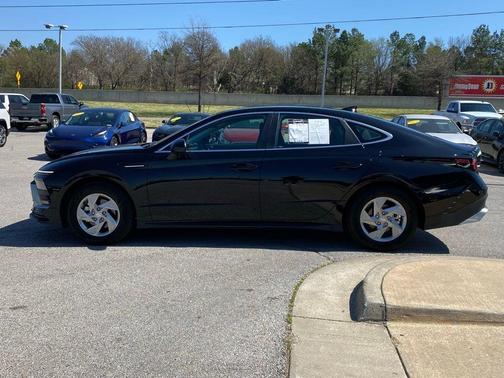 Black 2025 Hyundai SONATA SE