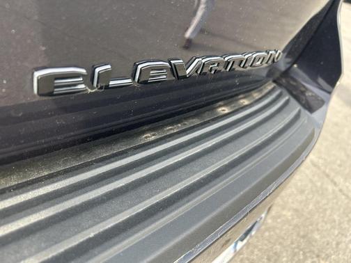 2025 GMC Yukon Elevation