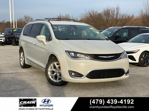 2017 Chrysler Pacifica Touring-L Plus