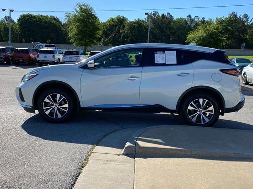 White 2019 Nissan Murano S