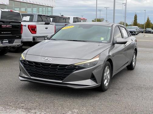 2022 Hyundai ELANTRA SE