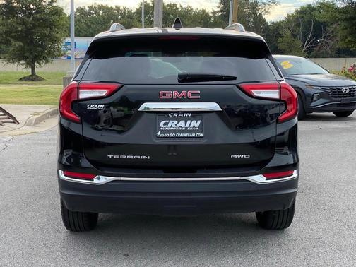 2024 GMC Terrain SLT