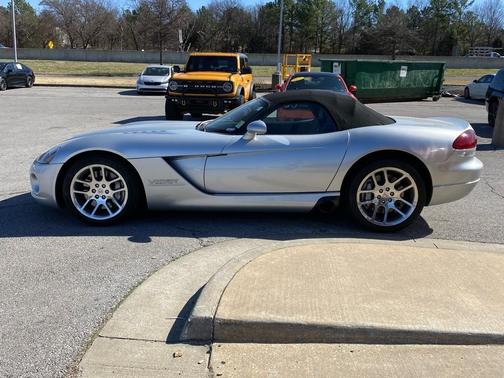 2003 Dodge Viper SRT-10