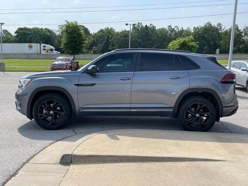 2025 Volkswagen Atlas Cross Sport 2.0T SEL R-Line Black