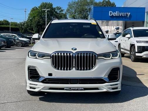 2022 BMW X7 M50i