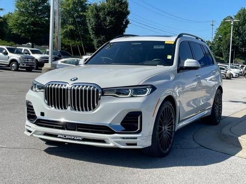 2022 BMW X7 M50i