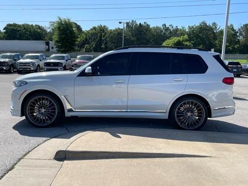2022 BMW X7 M50i