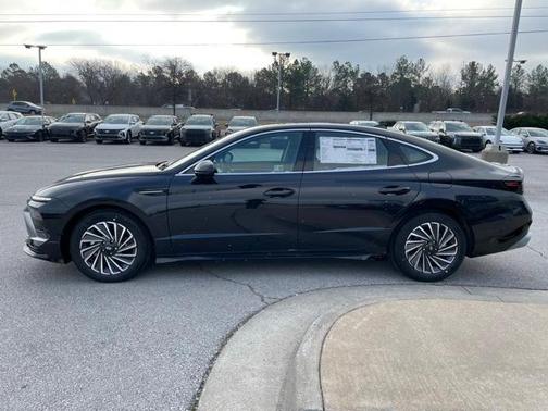 2025 Hyundai SONATA Hybrid SEL