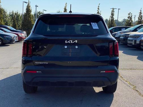 2023 Kia Sorento LX