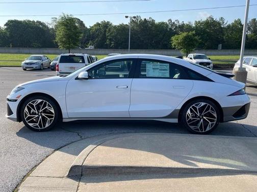 2025 Hyundai IONIQ 6 SEL