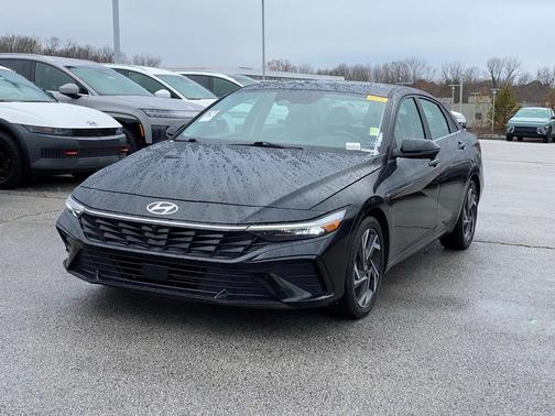 2024 Hyundai ELANTRA Limited