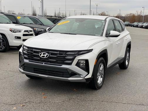 2025 Hyundai TUCSON SE