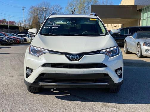 Blizzard Pearl 2017 Toyota RAV4 Limited