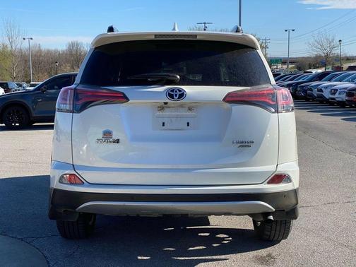 Blizzard Pearl 2017 Toyota RAV4 Limited
