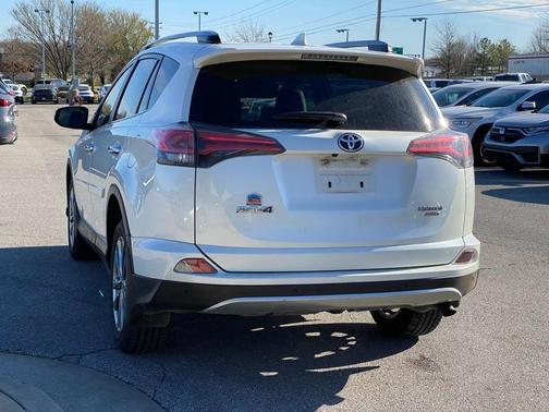 Blizzard Pearl 2017 Toyota RAV4 Limited