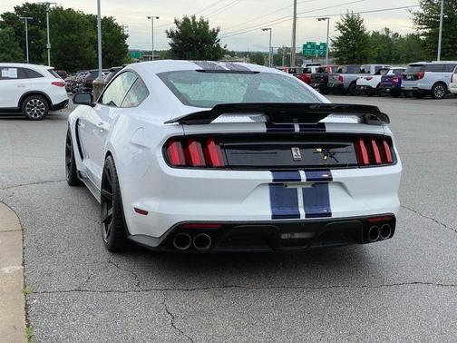 Oxford White 2019 Ford Shelby GT350 Base