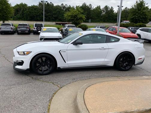 Oxford White 2019 Ford Shelby GT350 Base