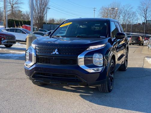 2022 Mitsubishi Outlander SE