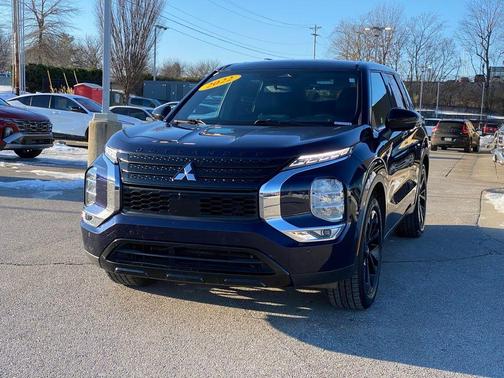 2022 Mitsubishi Outlander SE