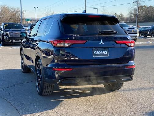 2022 Mitsubishi Outlander SE