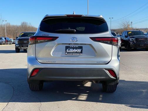 2024 Toyota Highlander LE