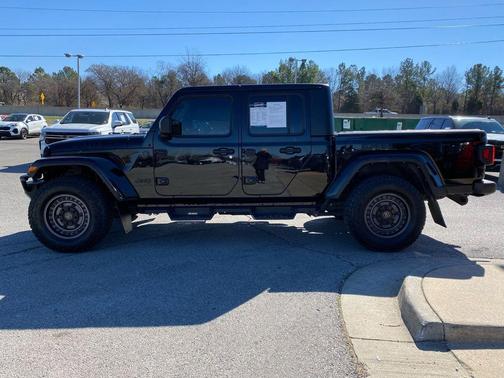 2022 Jeep Gladiator Sport