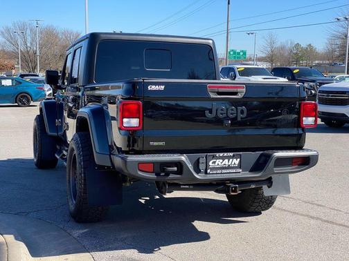 2022 Jeep Gladiator Sport