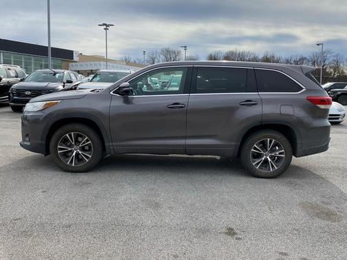 2017 Toyota Highlander LE