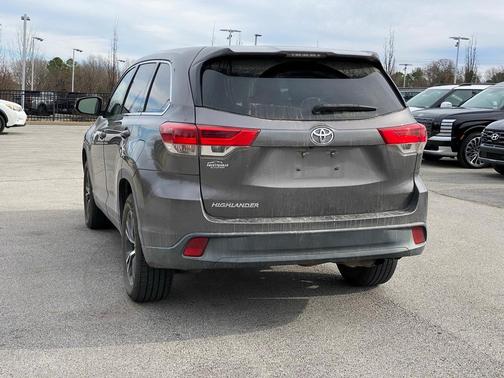 2017 Toyota Highlander LE