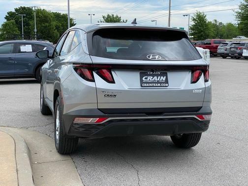 Shimmering Silver 2022 Hyundai TUCSON SE