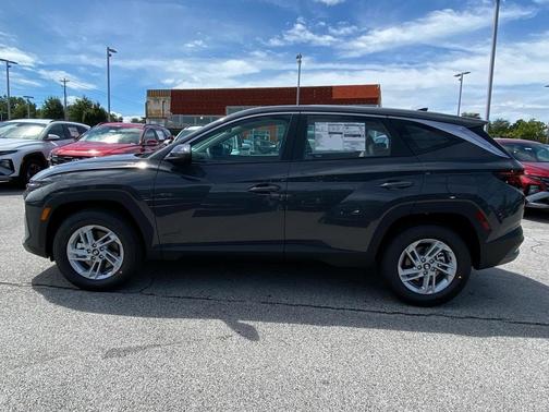 2025 Hyundai TUCSON SE