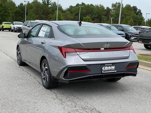 2025 Hyundai ELANTRA Limited