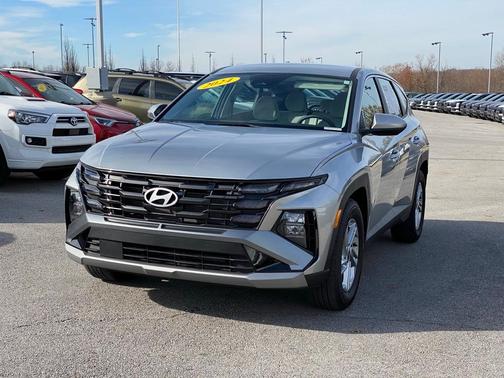 2025 Hyundai TUCSON SE