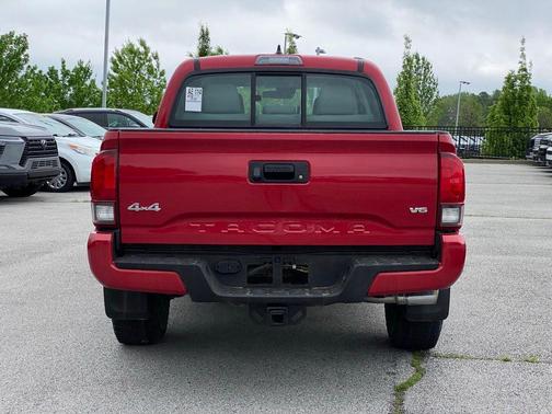 Barcelona Red Metallic 2018 Toyota Tacoma SR