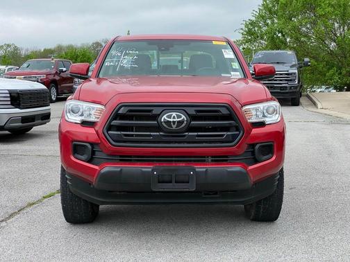 Barcelona Red Metallic 2018 Toyota Tacoma SR
