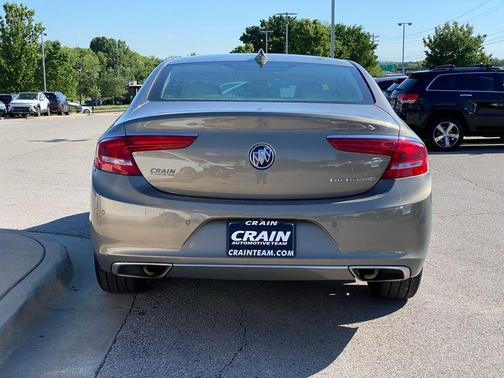 Pepperdust Metallic 2019 Buick LaCrosse Essence