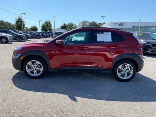 2022 Hyundai KONA SEL