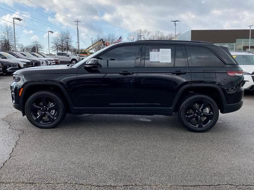 2023 Jeep Grand Cherokee Altitude