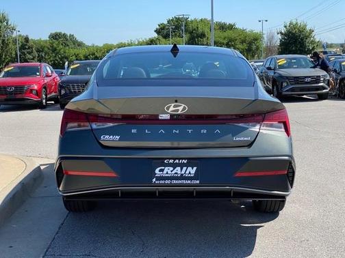 2025 Hyundai ELANTRA Limited