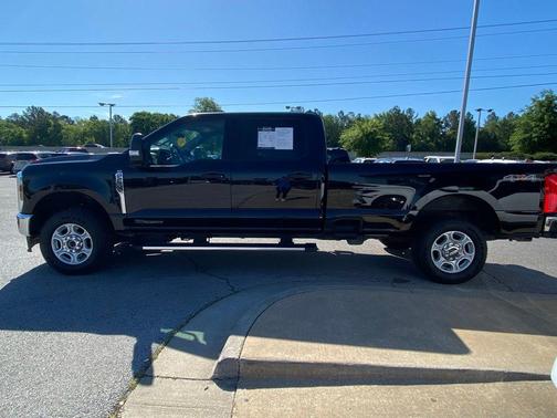 Black Metallic 2025 Ford F-250 XLT