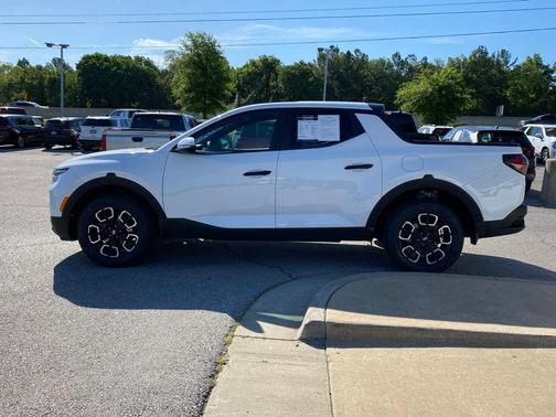 Ice White 2022 Hyundai SANTA CRUZ 2.5L SEL