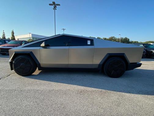 2024 Tesla Cybertruck Cyberbeast