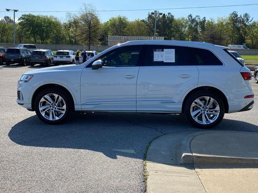 Glacier White Metallic 2020 Audi Q7 45 Premium